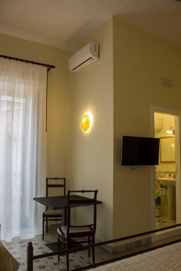 Bed and Breakfast Don Angelo Petito Nápoles Exterior foto